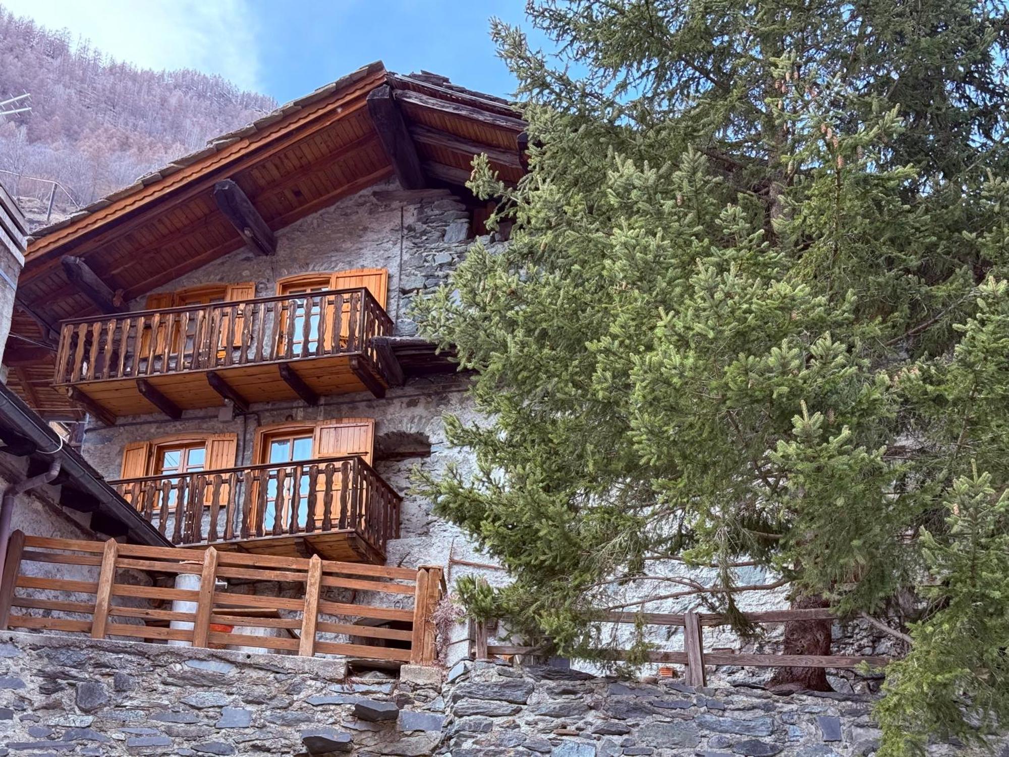Casa Vacanze Nora Chamois Ngoại thất bức ảnh